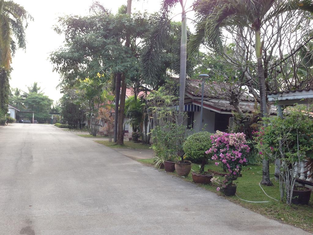 Chaisuk Bungalow Hotel Aranyaprathet Exterior photo